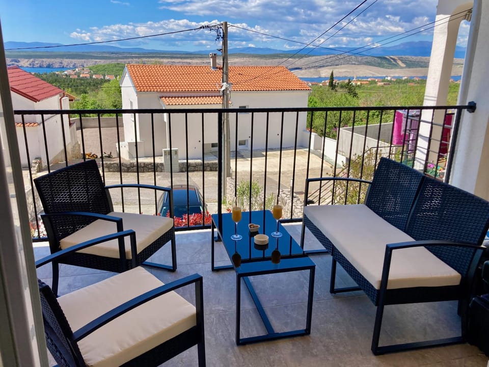 View (from property/room), Balcony/Terrace