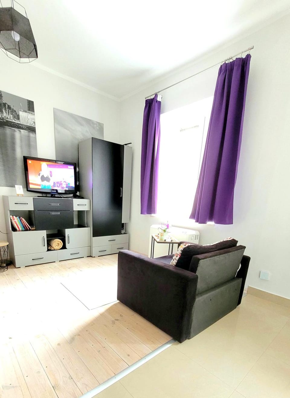TV and multimedia, Seating area