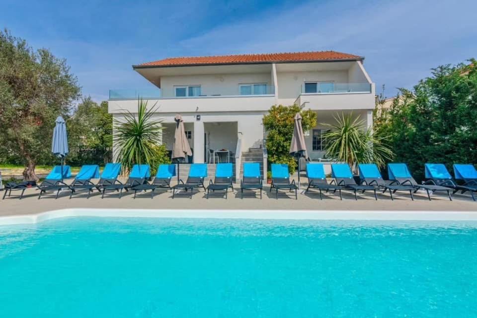 Property building, Patio, Garden, View (from property/room), City view, Garden view, Pool view, Swimming pool, Inner courtyard view, sunbed
