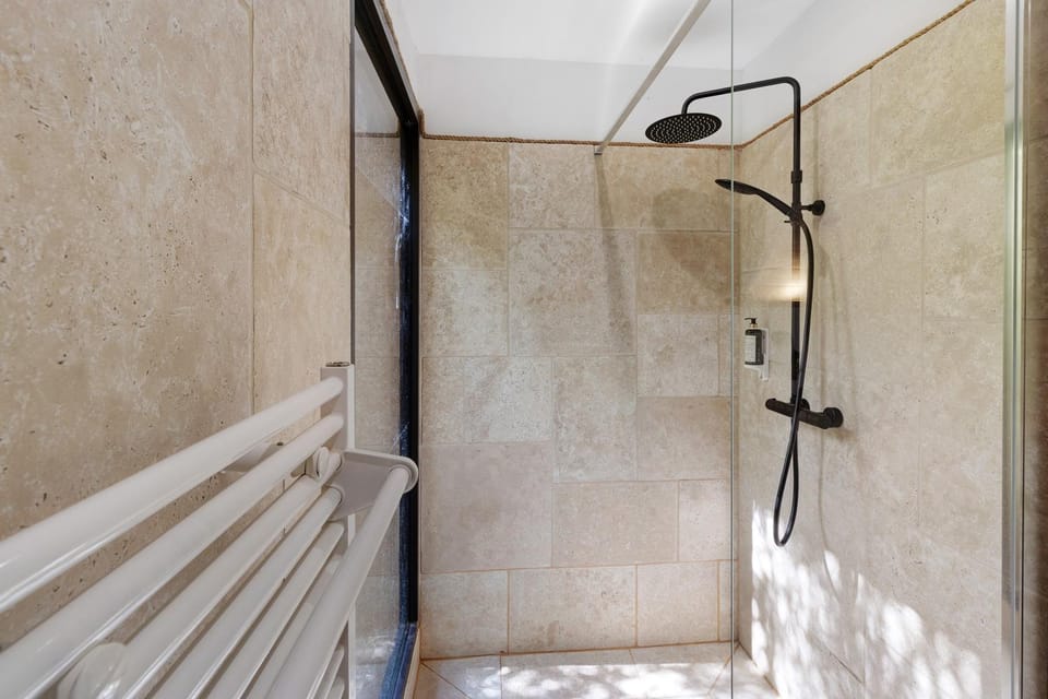Bathroom, Living room