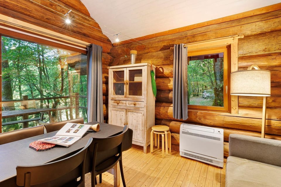 Chalet avec vue sur le lac House in Nouvelle-Aquitaine