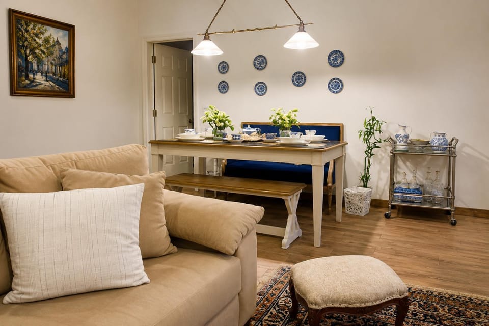 Living room, Dining area