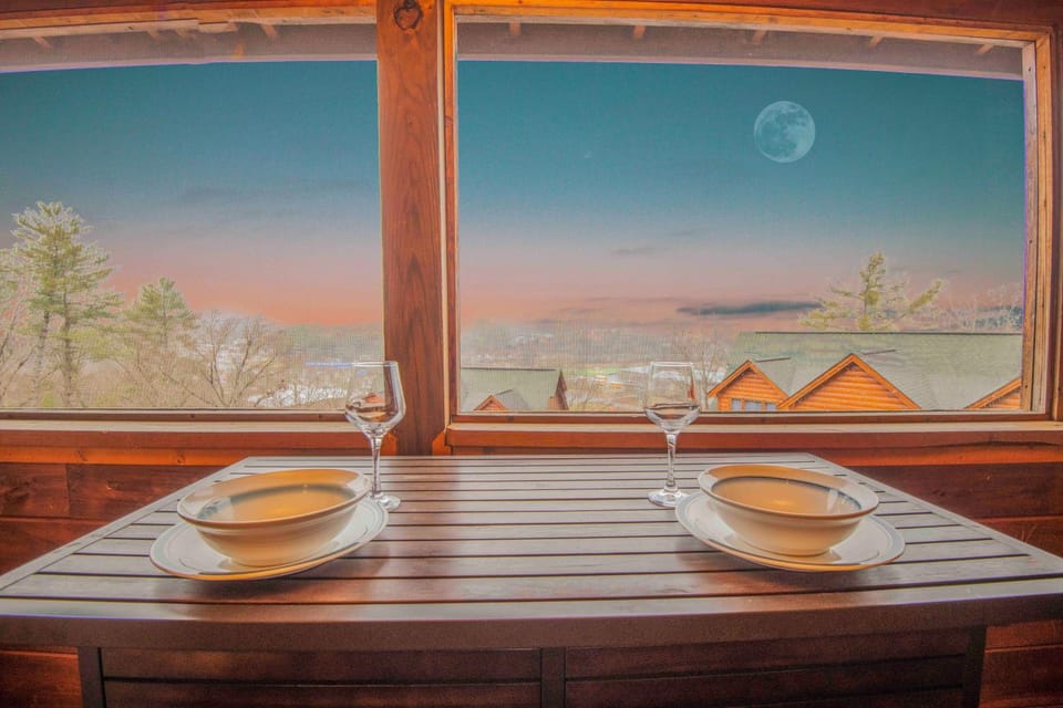 View (from property/room), Balcony/Terrace, Dining area