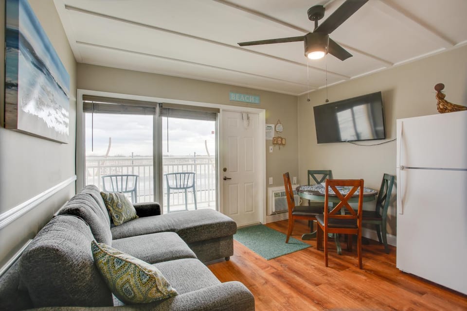 Beachfront Condo in Wildwood Crest w/ Pool Access! House in Wildwood Crest