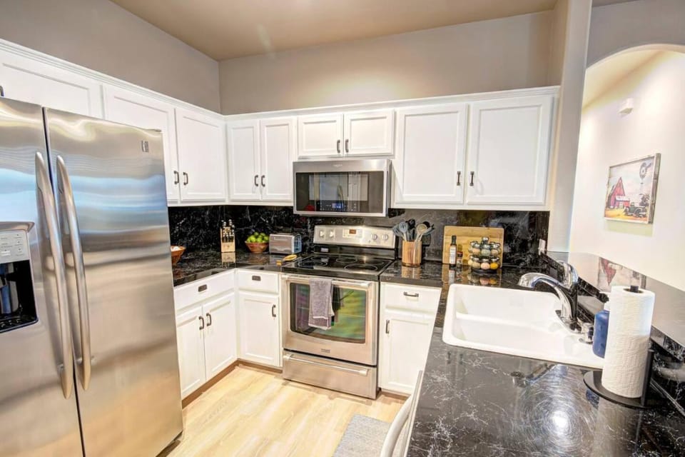 NEW Oak Lodge at Little Ranches 5 min to Square House in Wimberley