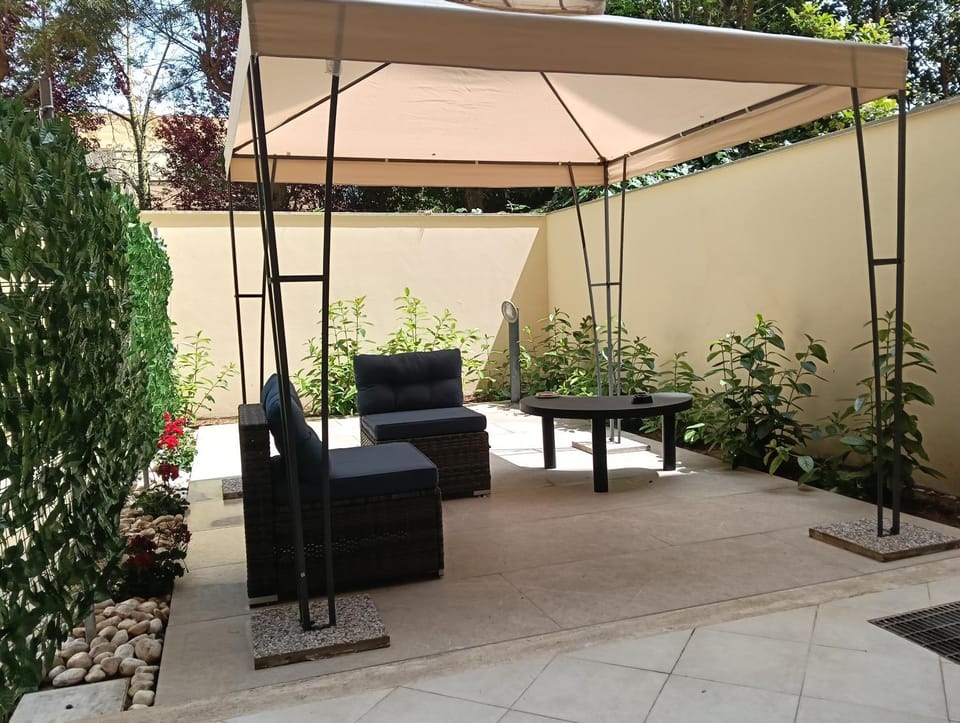 Patio, View (from property/room), Garden view
