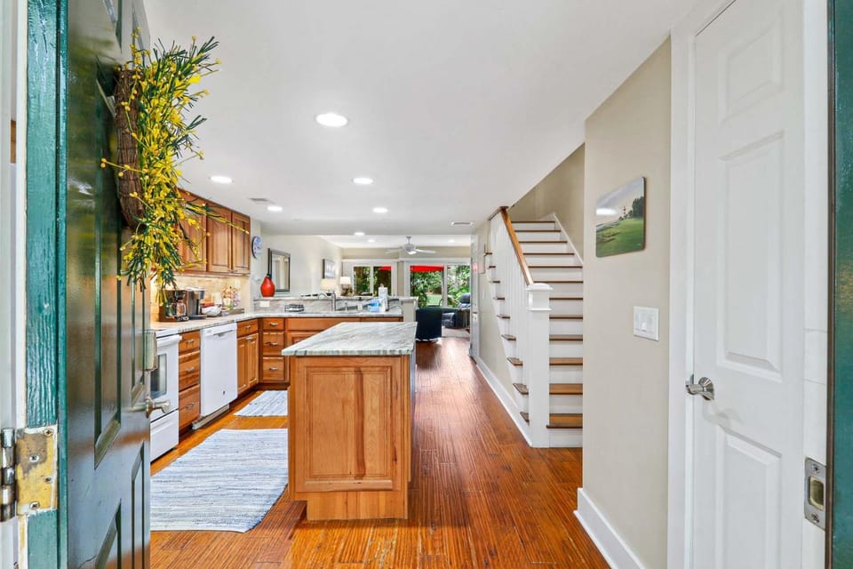 3 Story Condo - Bonus Room Upstairs Villa in Hilton Head Island