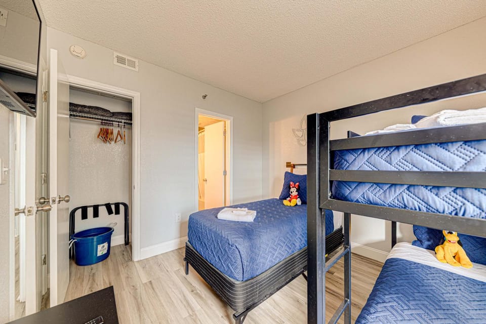 Cozy Lakeview Getaway Near Universal Studios 2602 Apartment in Orlando