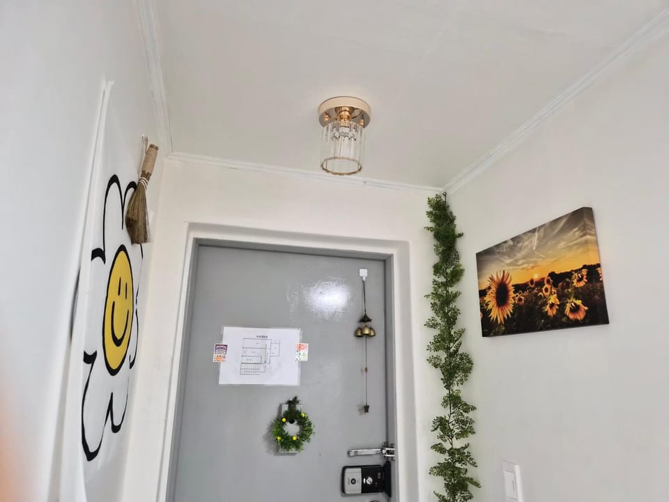 Sillim Danggok Station Full-Op Two Room Apartment in Seoul