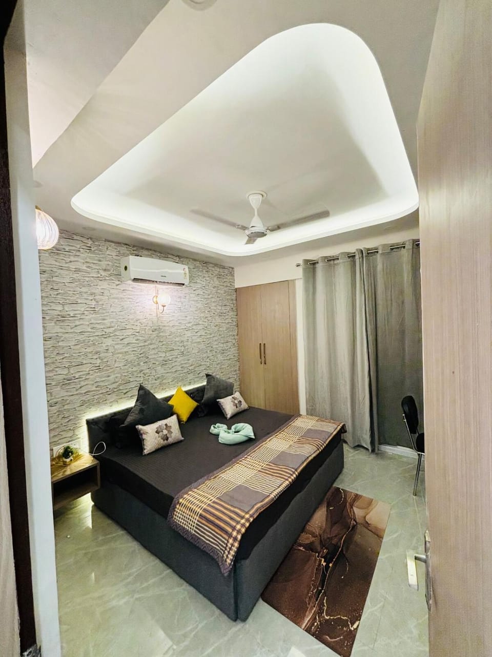 Luxe- Luxury Studio Apartment Apartment in Noida
