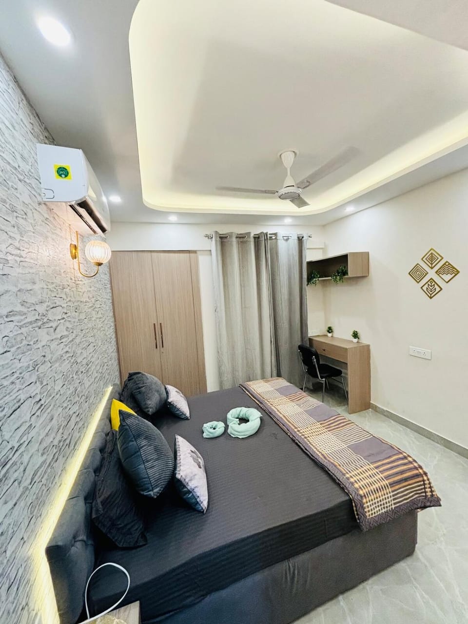 Luxe- Luxury Studio Apartment Apartment in Noida