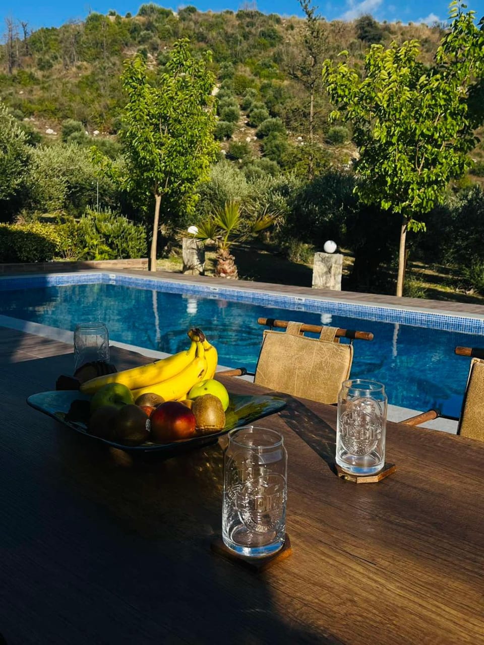 Patio, Day, Natural landscape, Food and drinks, Dining area, Food, Mountain view, Pool view, Swimming pool, Drinks, sunbed