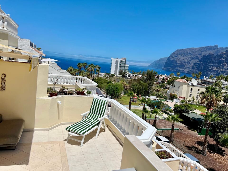 View (from property/room), Balcony/Terrace, Sea view