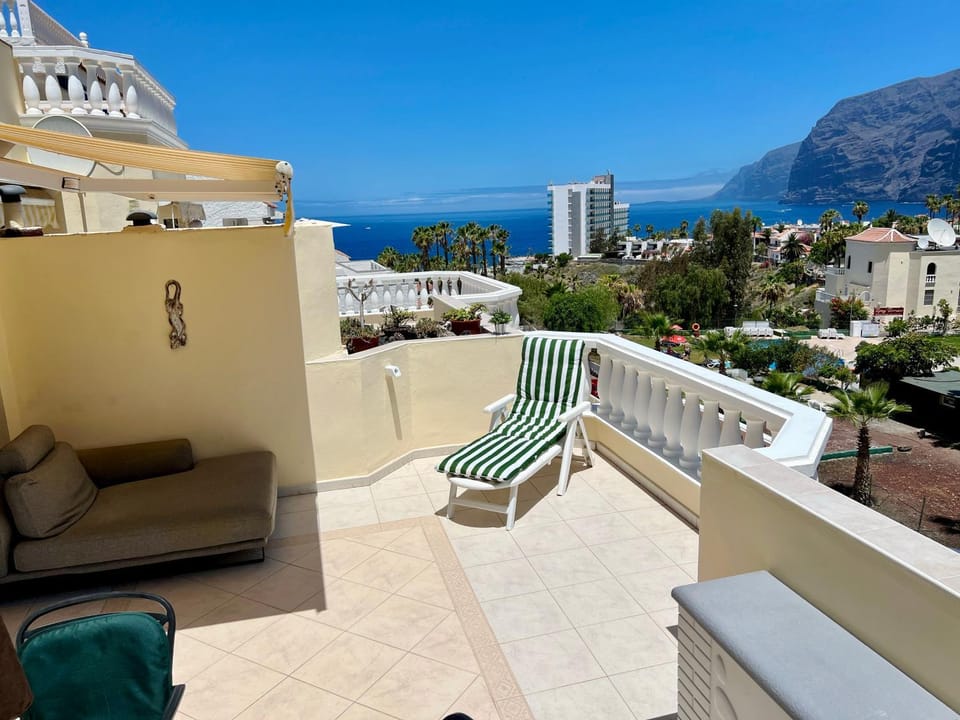 Day, View (from property/room), Balcony/Terrace, Mountain view, Sea view