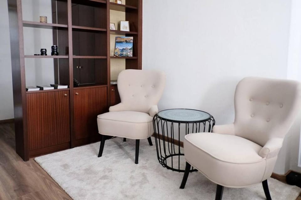 NOOR - Compact City Stay - Free Parking & Near Messe Apartment in Graz