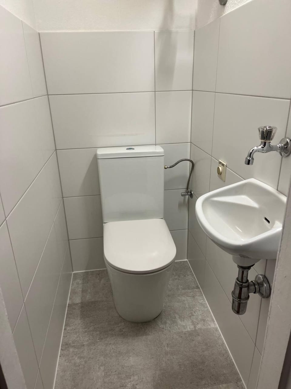 NOOR - Compact City Stay - Free Parking & Near Messe Apartment in Graz
