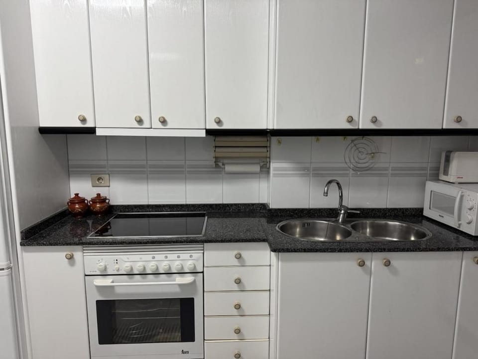 Piso 3 Hab cerca de Av Madrid con WiFi Apartment in Vigo