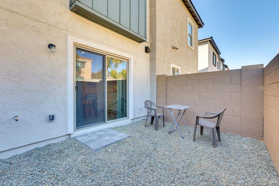 Community Pool & Hiking Trails: Red Fox Retreat 1 Apartment in Phoenix