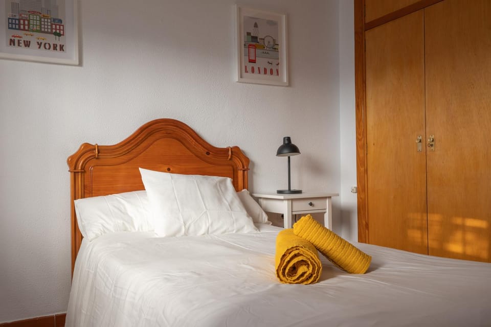Bed, Bedroom, towels, wardrobe