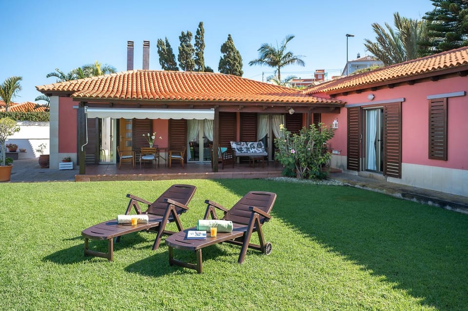 Garden, sunbed