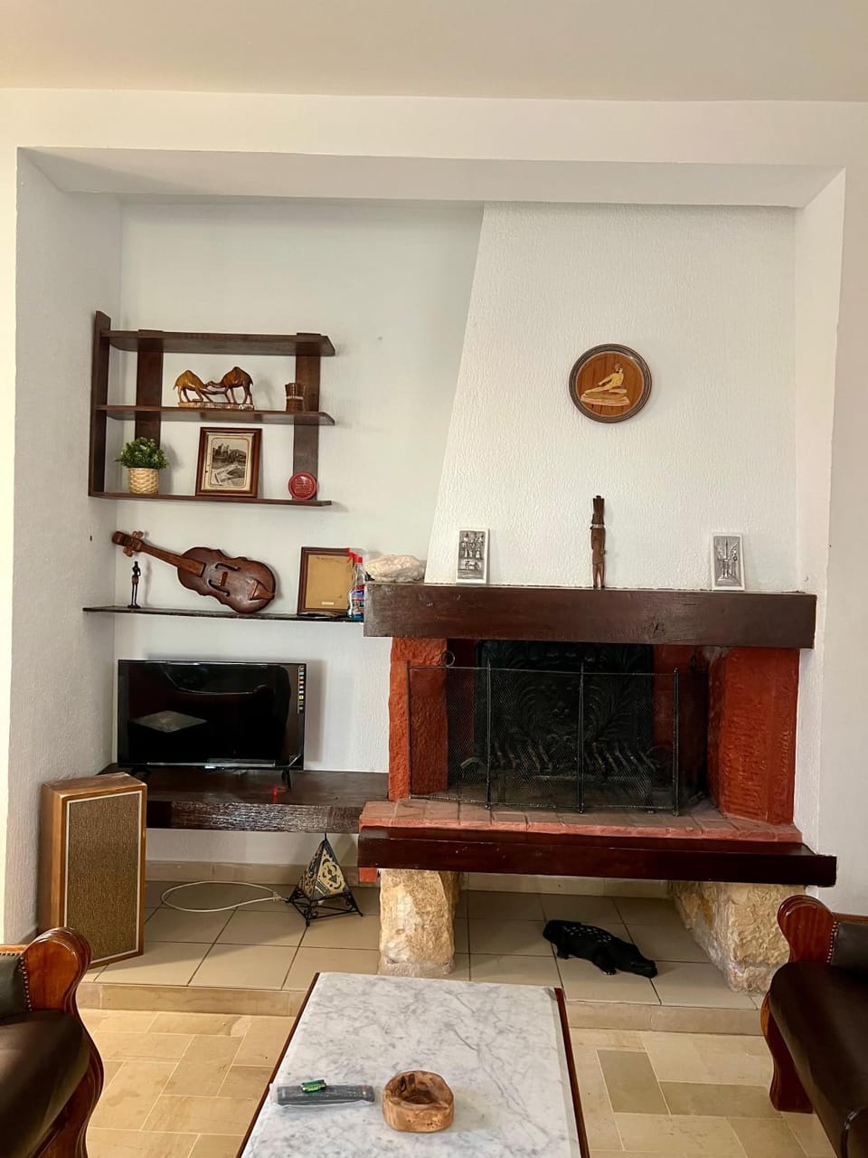 Living room, Seating area, fireplace