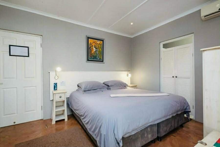 FlowithLin Guesthouse Bed and Breakfast in Durban