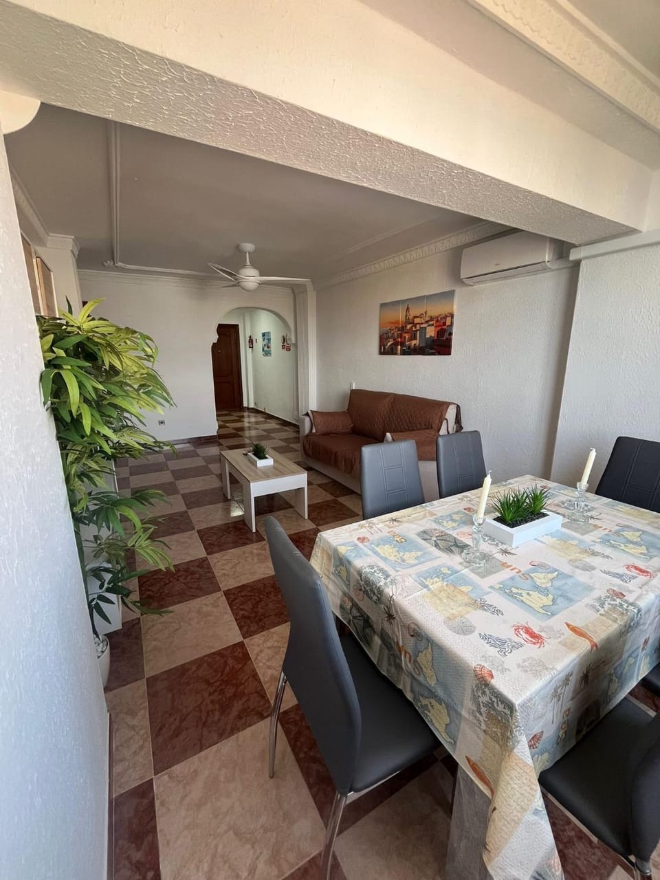 Living room, Seating area, Dining area