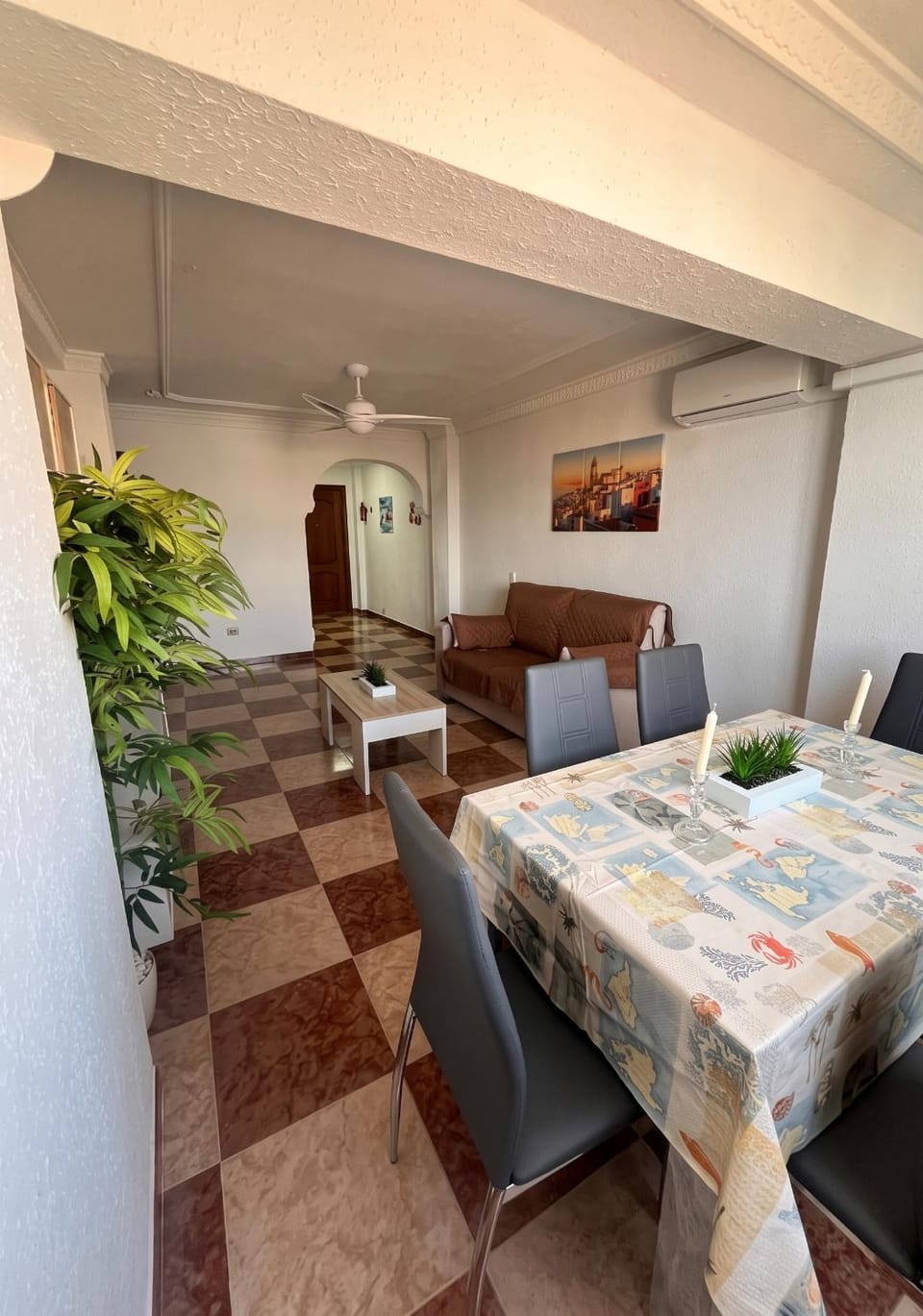 Living room, Seating area, Dining area