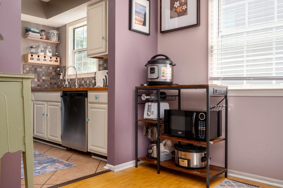 Kitchen or kitchenette, microwave, toaster