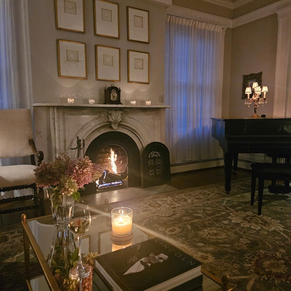 Living room, Seating area, Landmark view