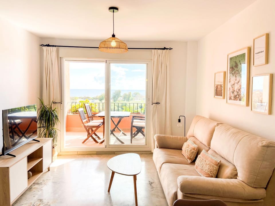 TV and multimedia, Balcony/Terrace, Living room, Photo of the whole room, Sea view, internet, internet