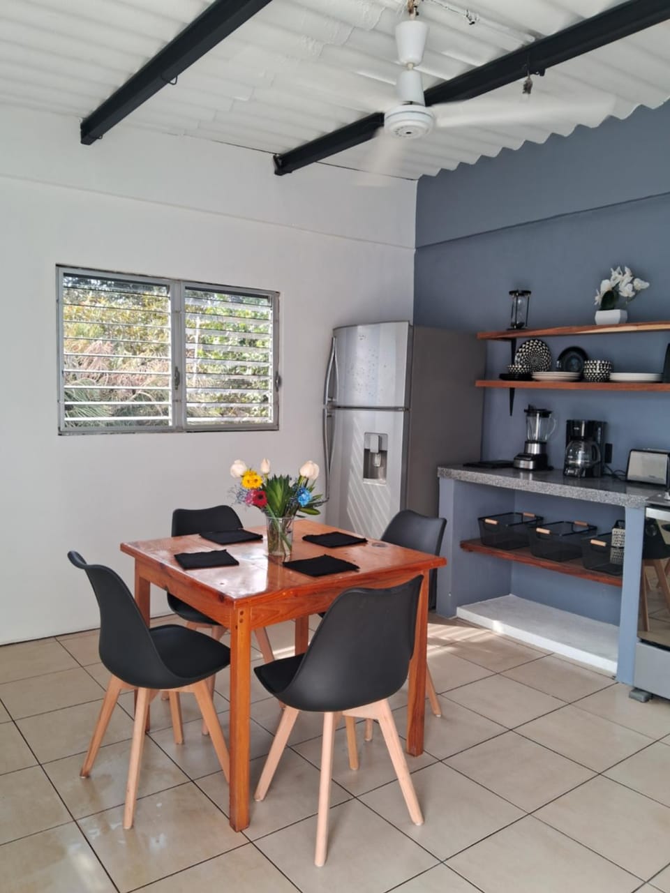 Kitchen or kitchenette, Dining area, kitchen
