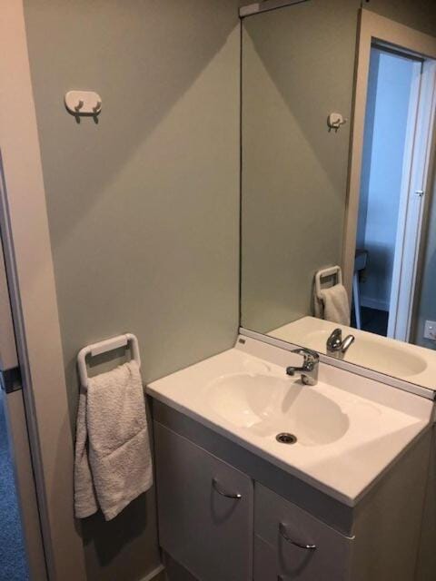 Chic 2 Bedroom Apartment in Art Deco Napier Apartment in Napier