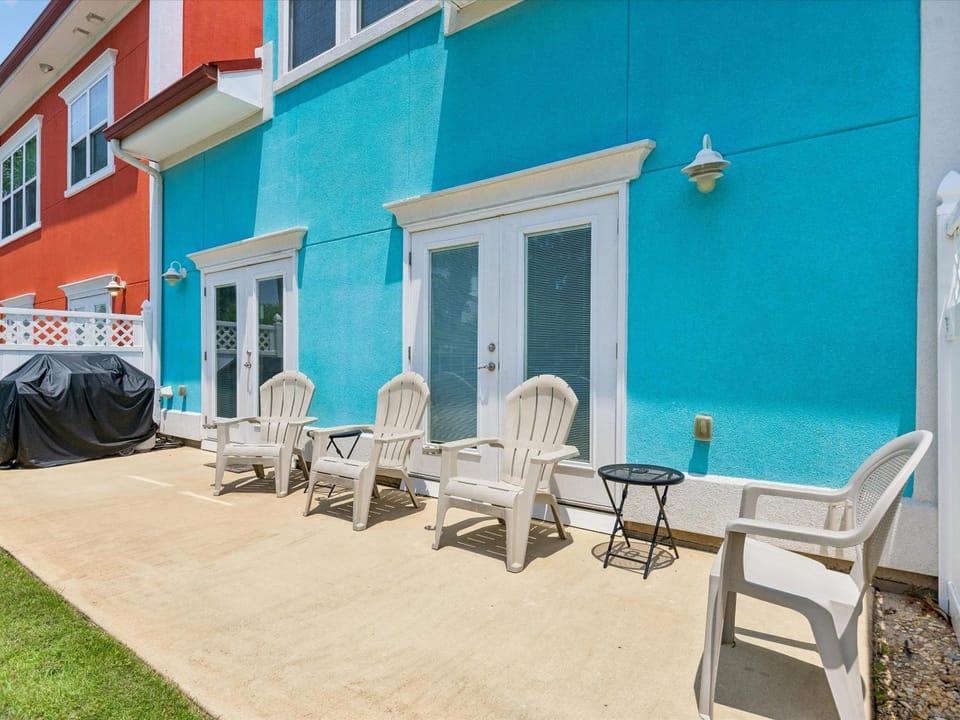 Property building, Patio, BBQ facilities, Seating area