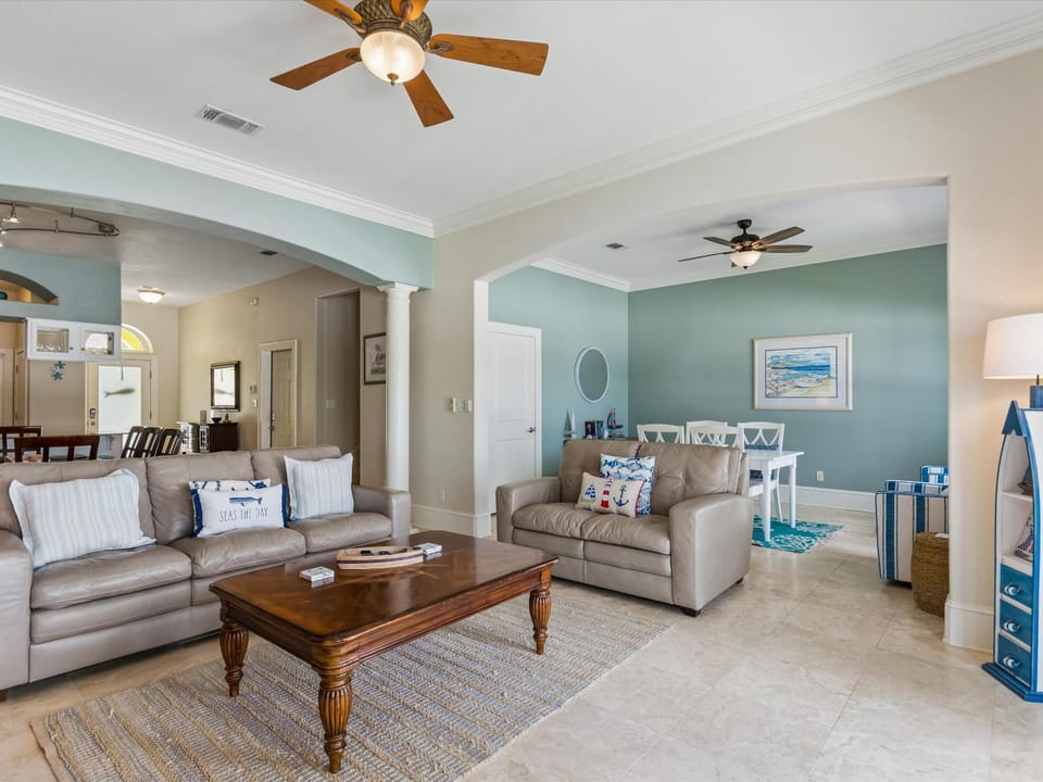 Living room, Seating area, furniture