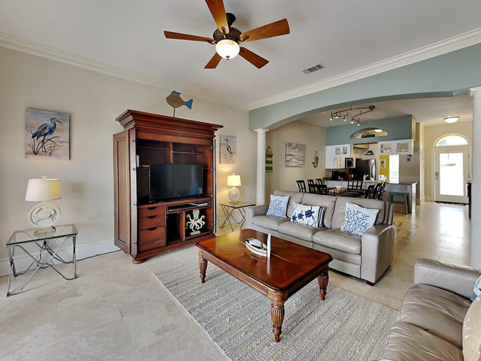 TV and multimedia, Living room, Seating area, furniture