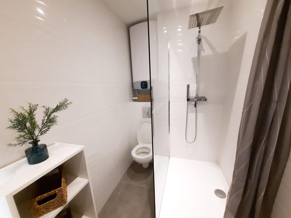 Shower, Bathroom