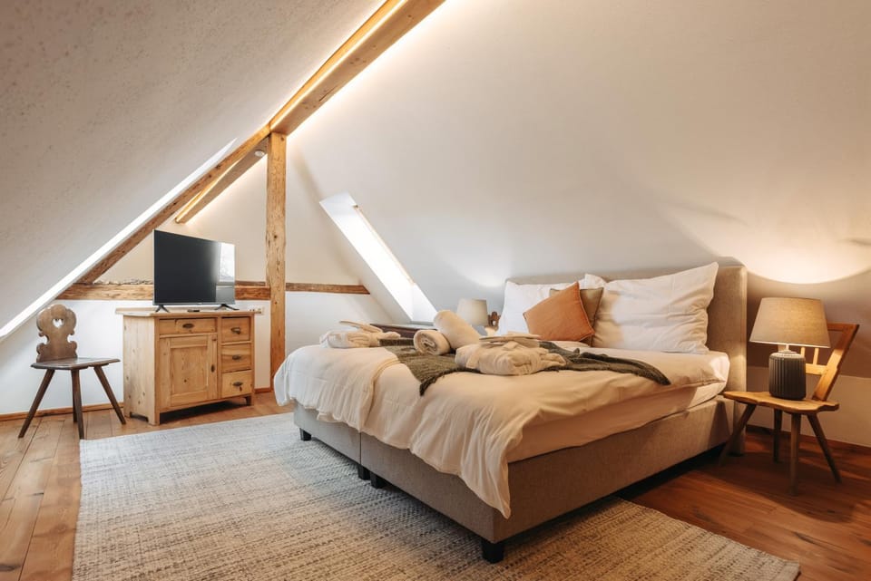 Bed, Bedroom