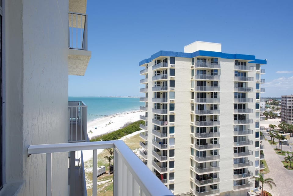 Estero Beach & Tennis C-901 by Sun Palace Vacations Apartment in Estero Island