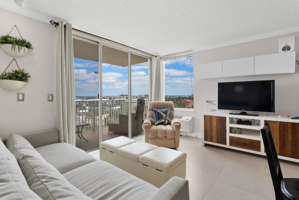 Estero Beach & Tennis C-901 by Sun Palace Vacations Apartment in Estero Island
