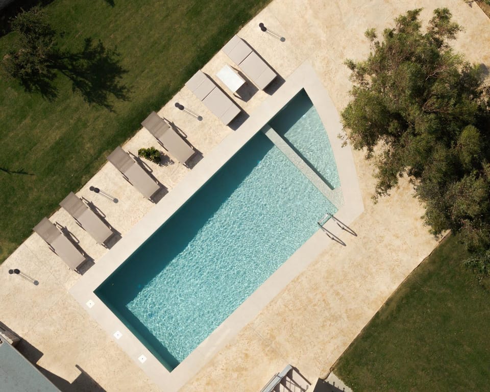 Day, Pool view, Swimming pool, sunbed