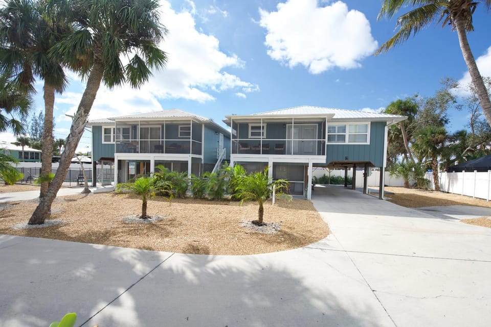 Beach Bungalow 2 by Sun Palace Vacations House in Estero Island