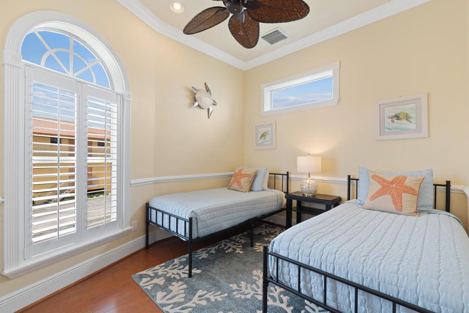 Casa del Sol Breeze by Sun Palace Vacations House in Estero Island