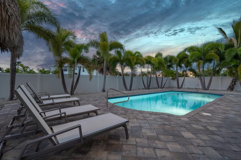 Crains Perch by Sun Palace Vacations House in Estero Island