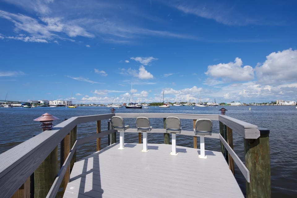 Dock Holiday by Sun Palace Vacations House in Estero Island