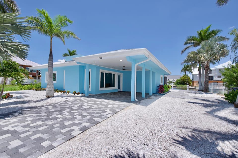Flamingo Bay by Sun Palace Vacations House in Estero Island