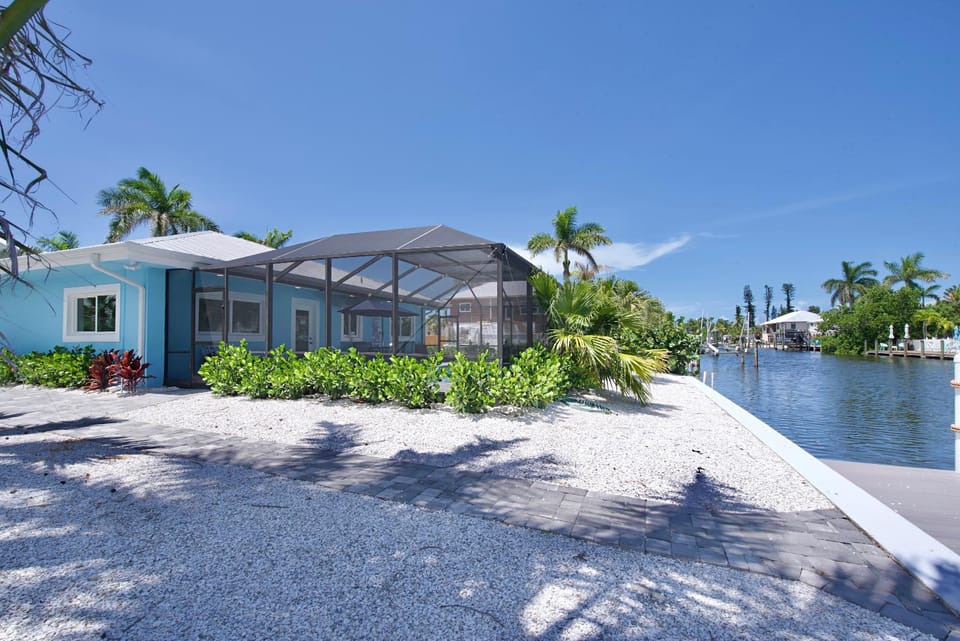 Flamingo Bay by Sun Palace Vacations House in Estero Island