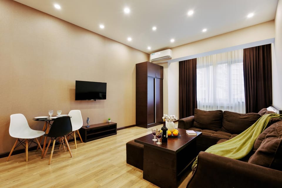Communal lounge/ TV room, TV and multimedia, Living room, Seating area