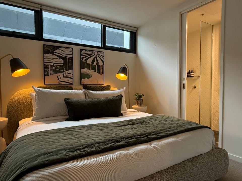 Heart of South Melbourne with free parking Apartment in Southbank