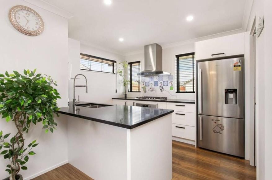 Kitchen or kitchenette, Decorative detail, dishwasher, oven, stove